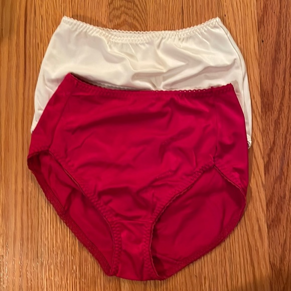 vassarette Intimates & Sleepwear Nwot 2 Pair Vassarette Light Tummy